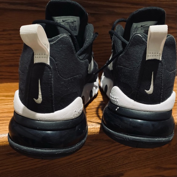 Nike Air Max 270 React - Picture 3 of 7